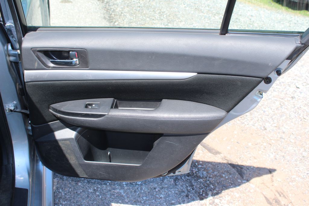 2014 Subaru Legacy Image 16