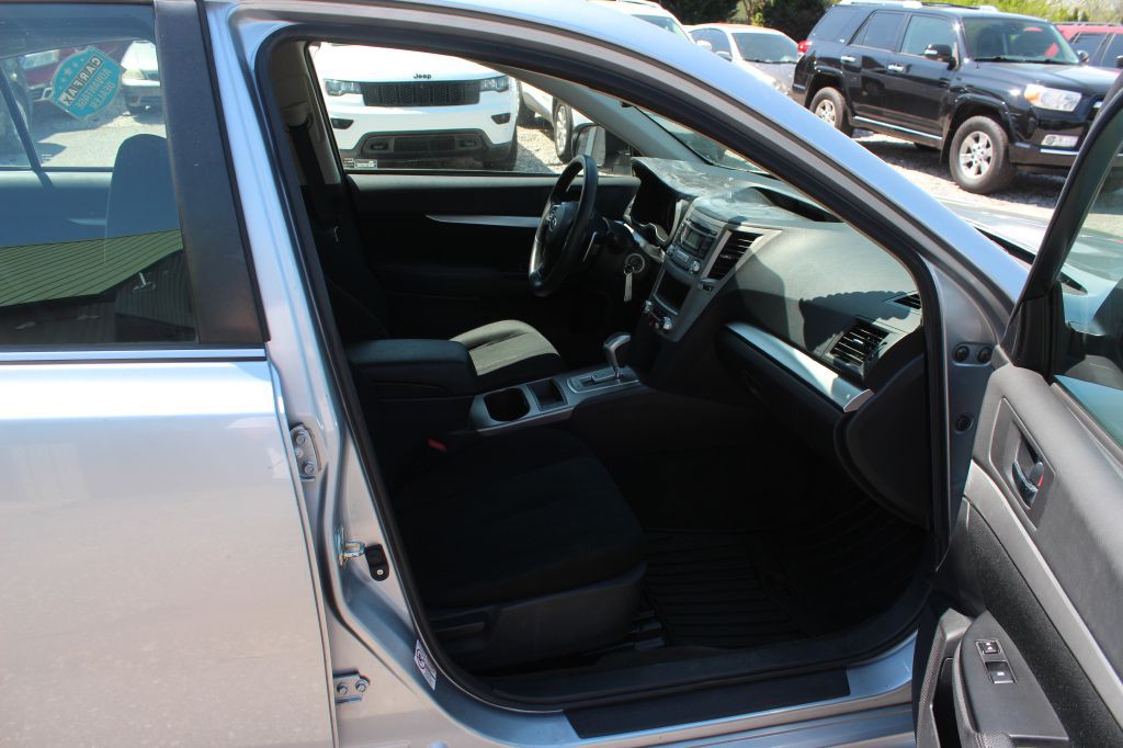 2014 Subaru Legacy Image 17