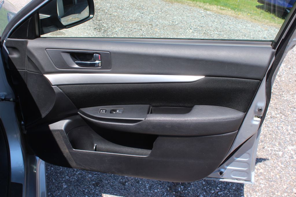 2014 Subaru Legacy Image 18