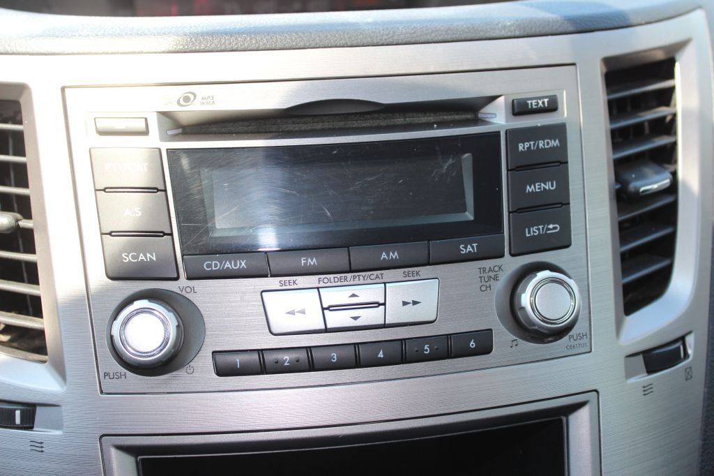 2014 Subaru Legacy Image 21