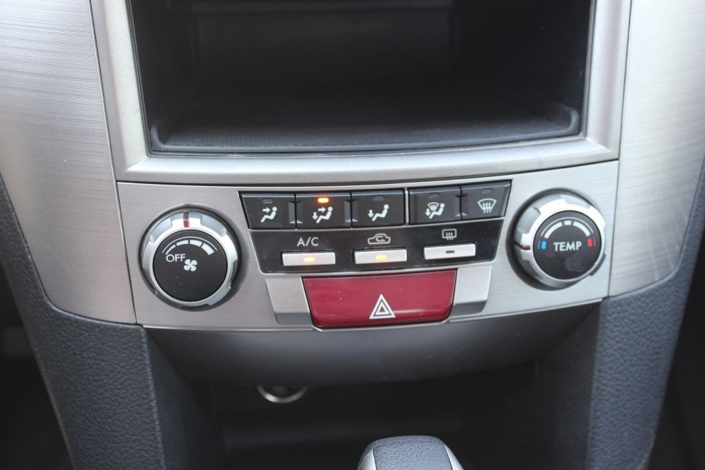 2014 Subaru Legacy Image 22