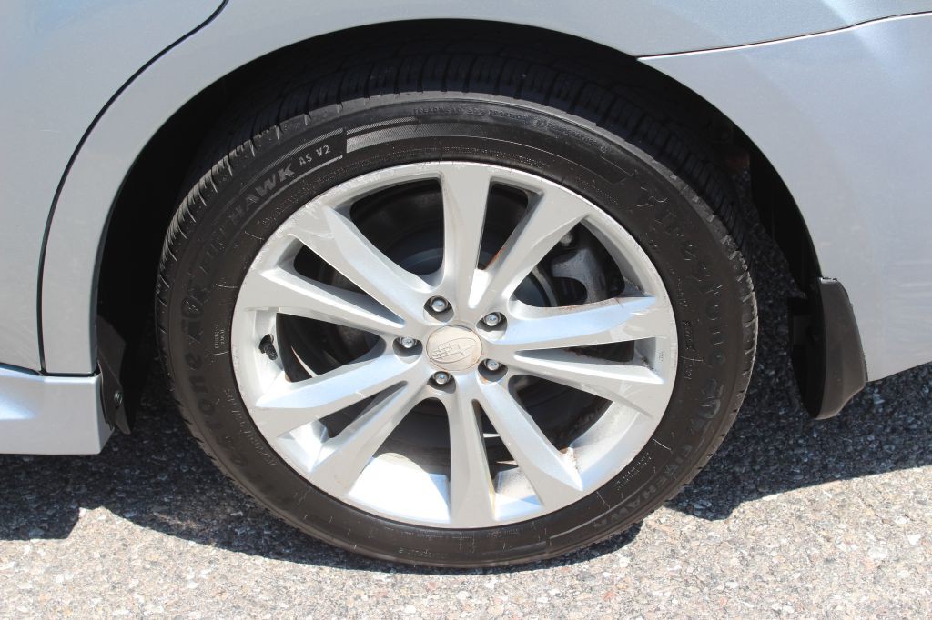 2014 Subaru Legacy Image 27