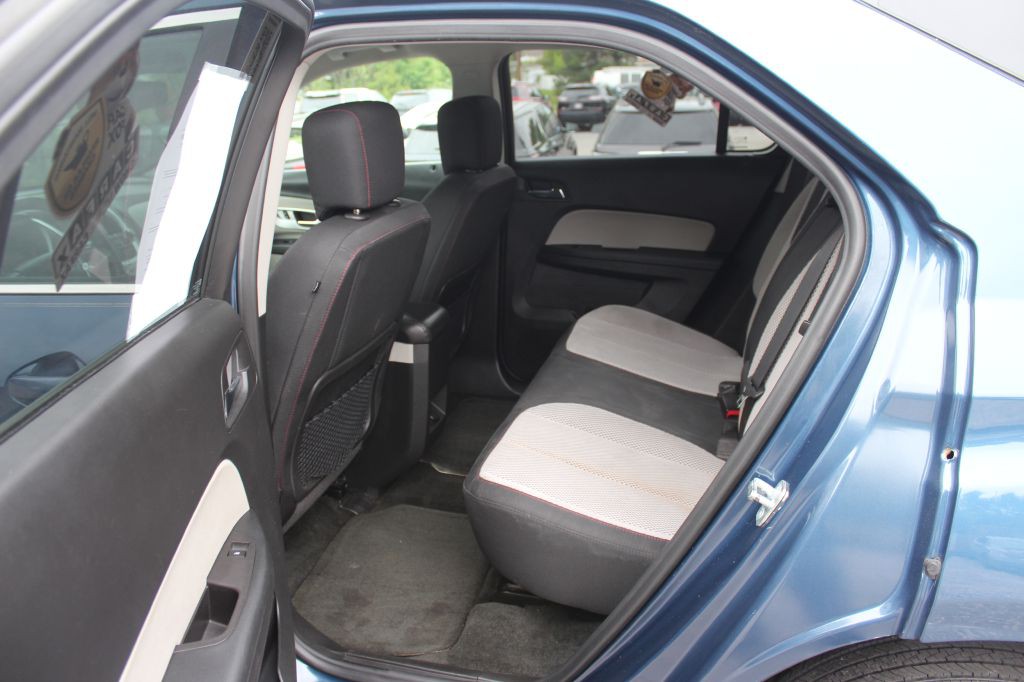 2017 Chevrolet Equinox Image 11