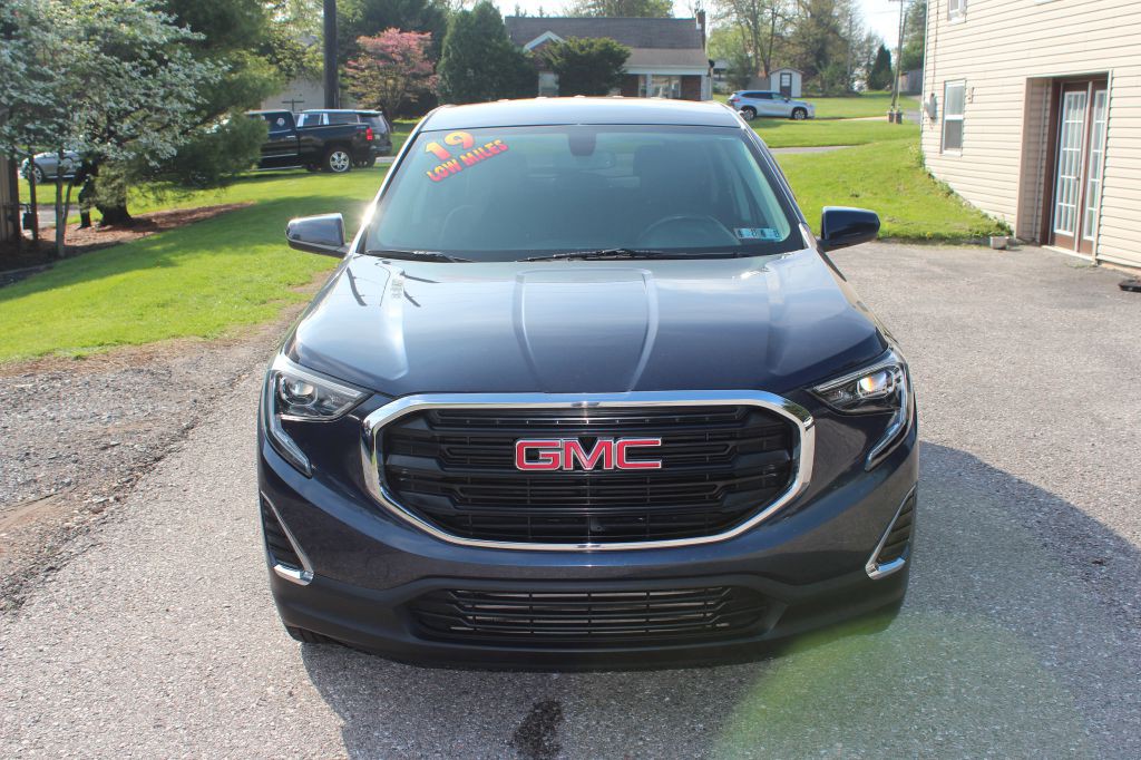 2019 GMC Terrain Image 2