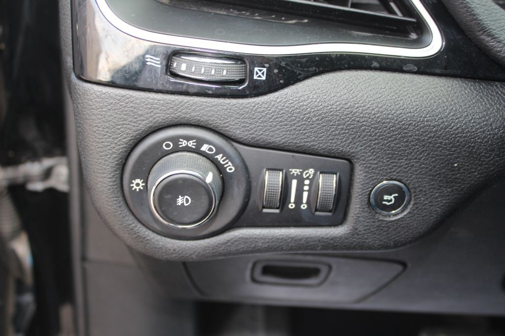 2019 Jeep Cherokee Image 21