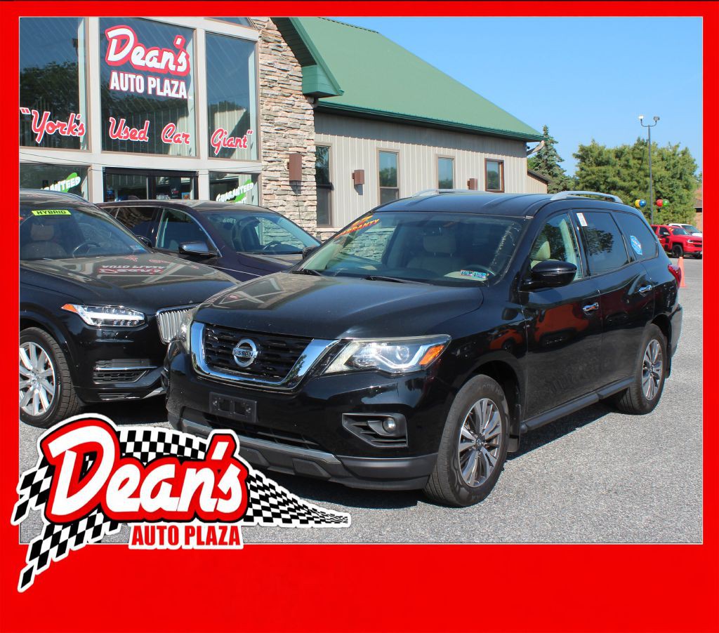 2017 Nissan Pathfinder Image 1
