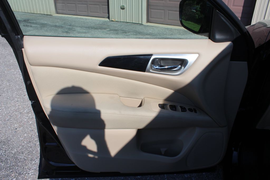 2017 Nissan Pathfinder Image 10