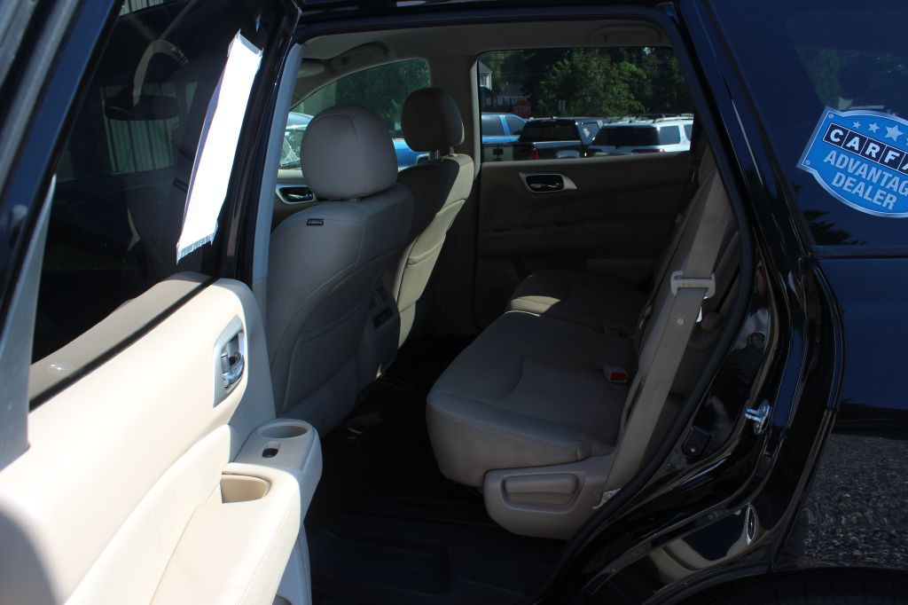 2017 Nissan Pathfinder Image 11
