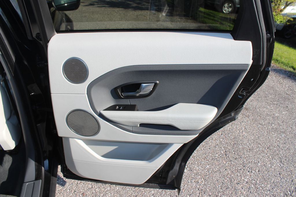 2014 Land Rover Range Rover Evoque Image 15