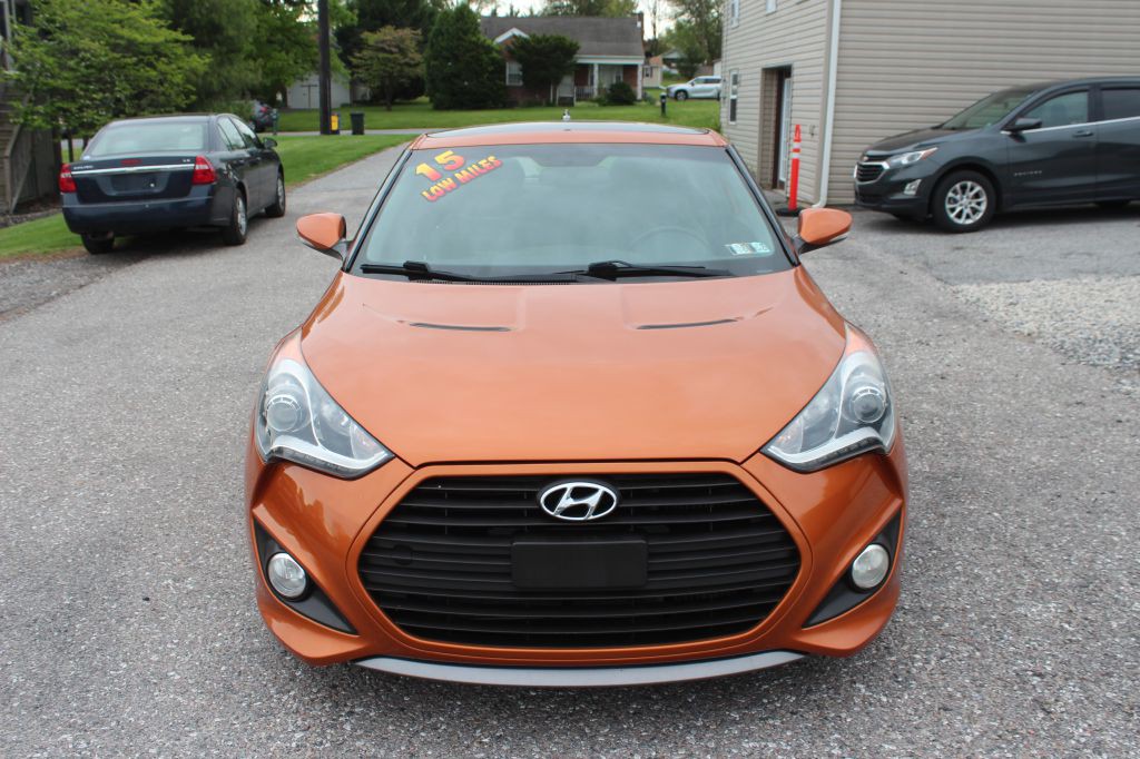 2015 Hyundai Veloster Image 2