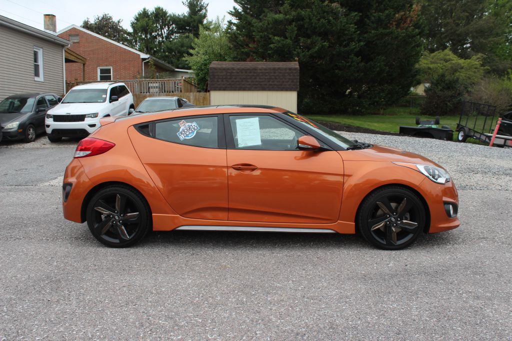 2015 Hyundai Veloster Image 4