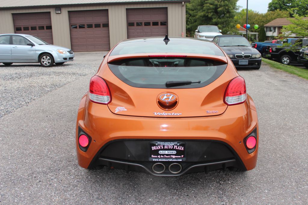 2015 Hyundai Veloster Image 6