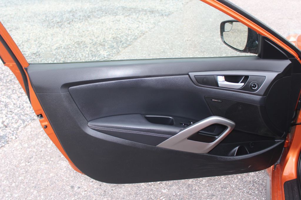 2015 Hyundai Veloster Image 10
