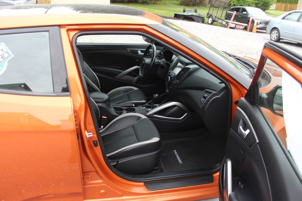 2015 Hyundai Veloster Image 14