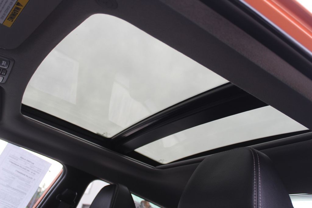 2015 Hyundai Veloster Image 23