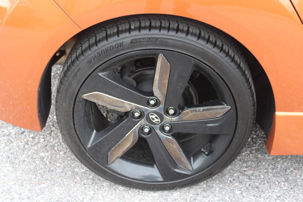 2015 Hyundai Veloster Image 26