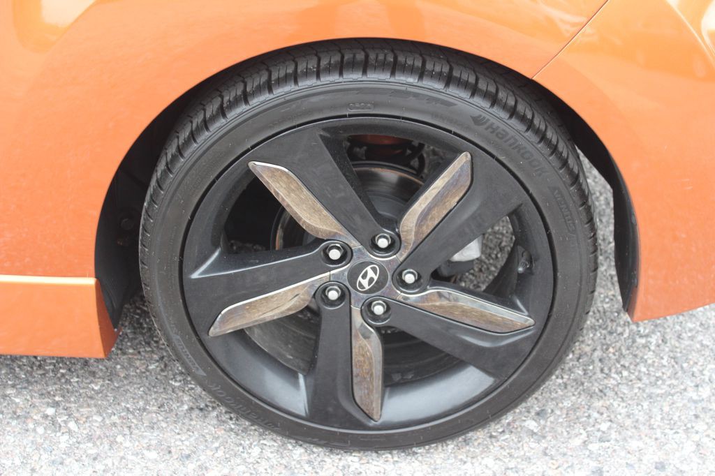 2015 Hyundai Veloster Image 27