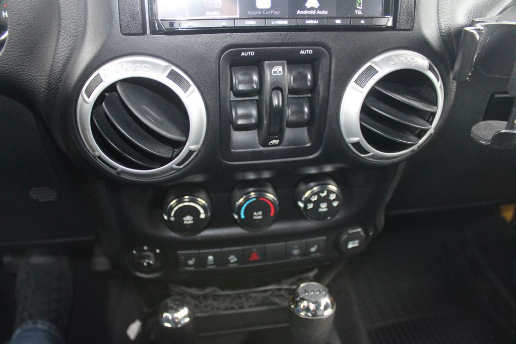 2015 Jeep Wrangler Unlimited Image 21