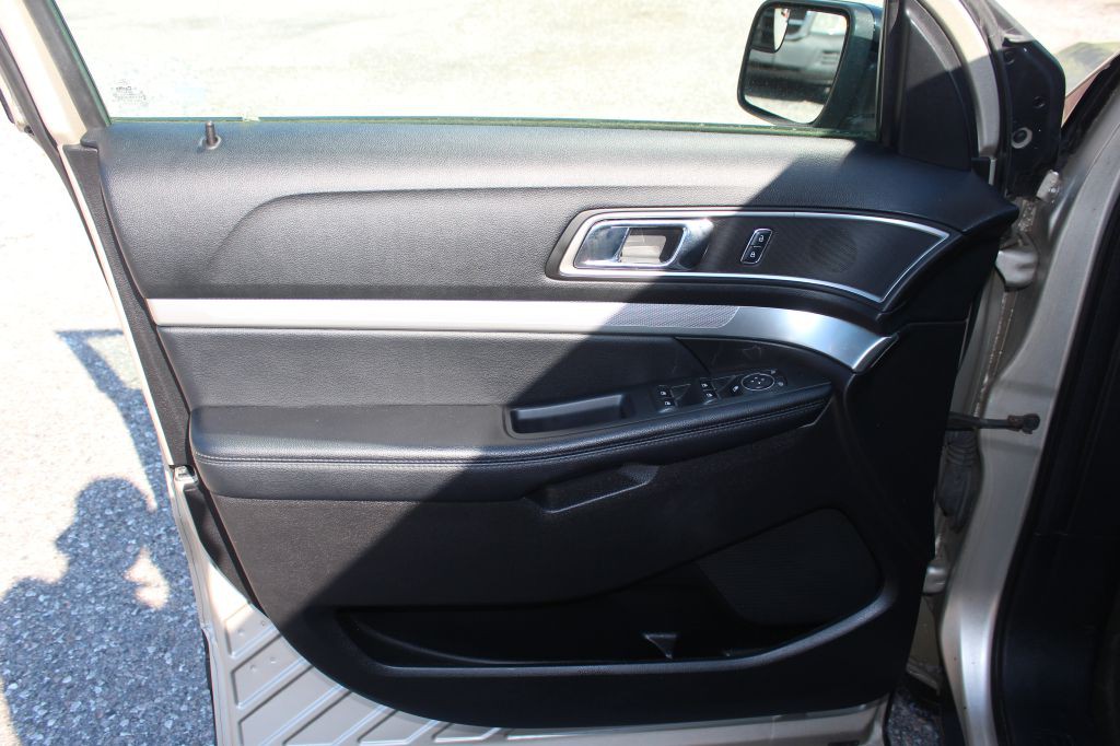 2017 Ford Explorer Image 10