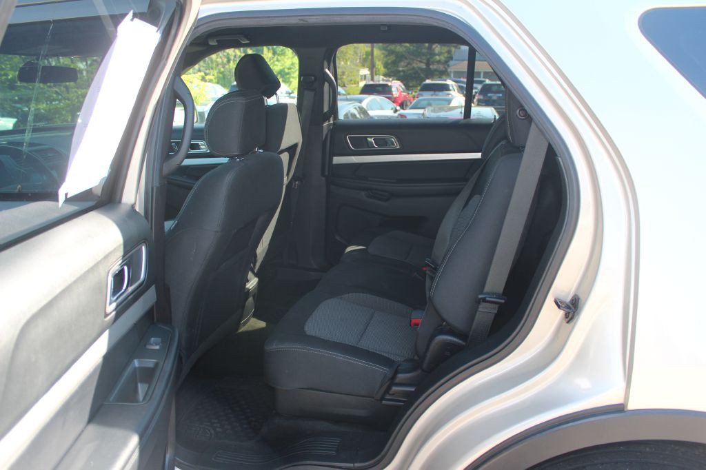 2017 Ford Explorer Image 11