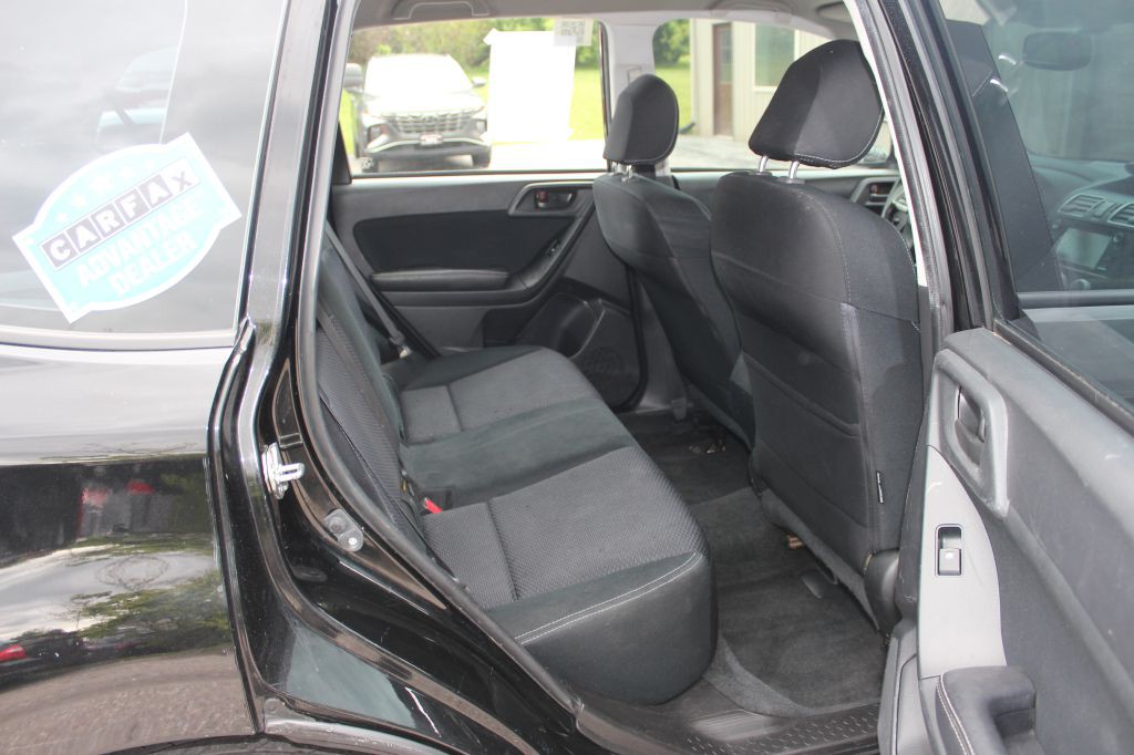 2016 Subaru Forester Image 13