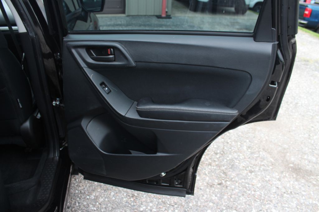 2016 Subaru Forester Image 14
