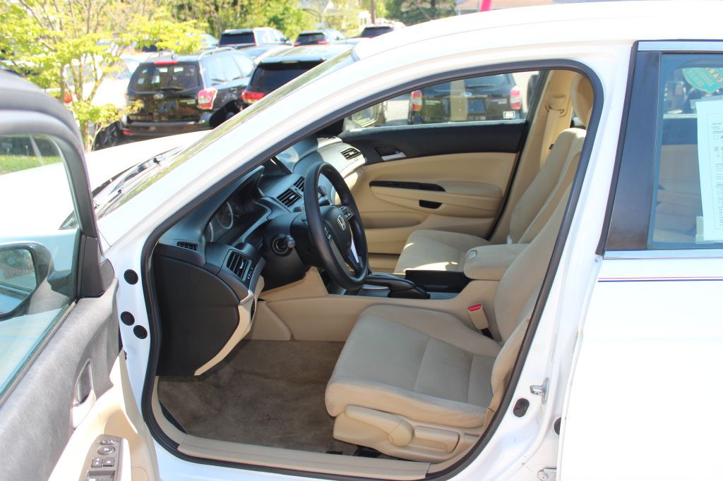 2011 Honda Accord Image 9