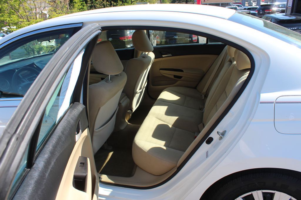2011 Honda Accord Image 11