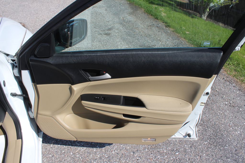2011 Honda Accord Image 17