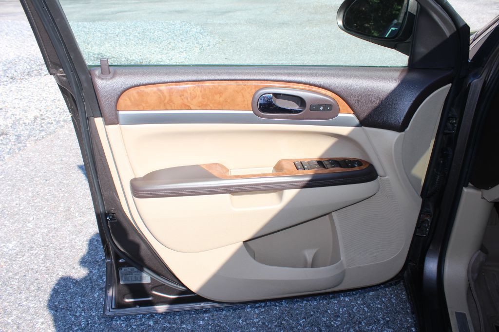 2011 Buick Enclave Image 10