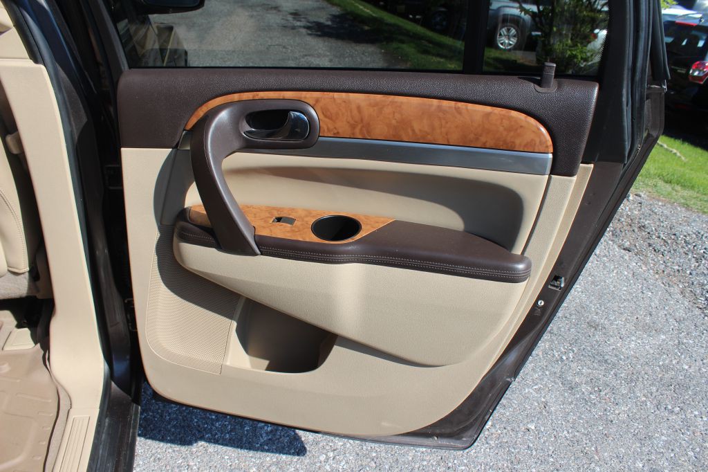 2011 Buick Enclave Image 16