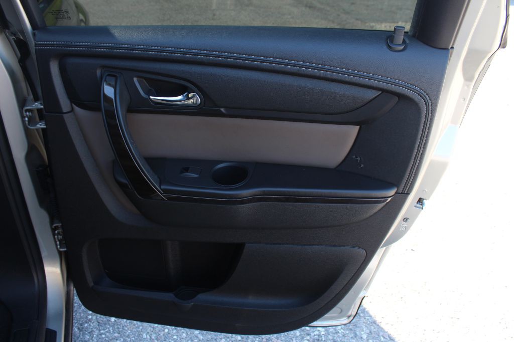 2014 GMC Acadia Image 16