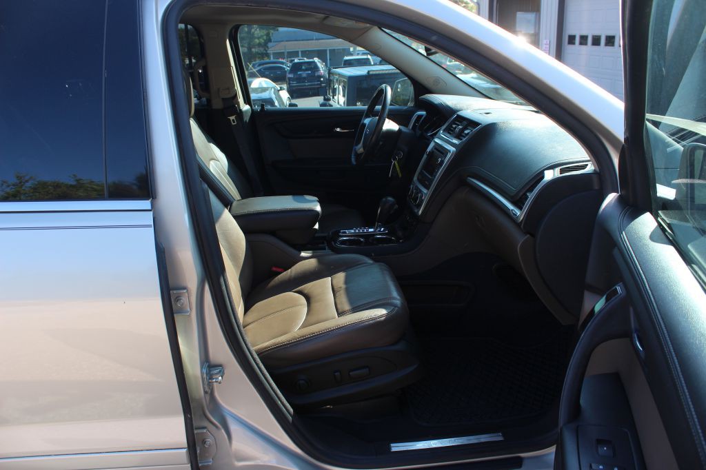 2014 GMC Acadia Image 17