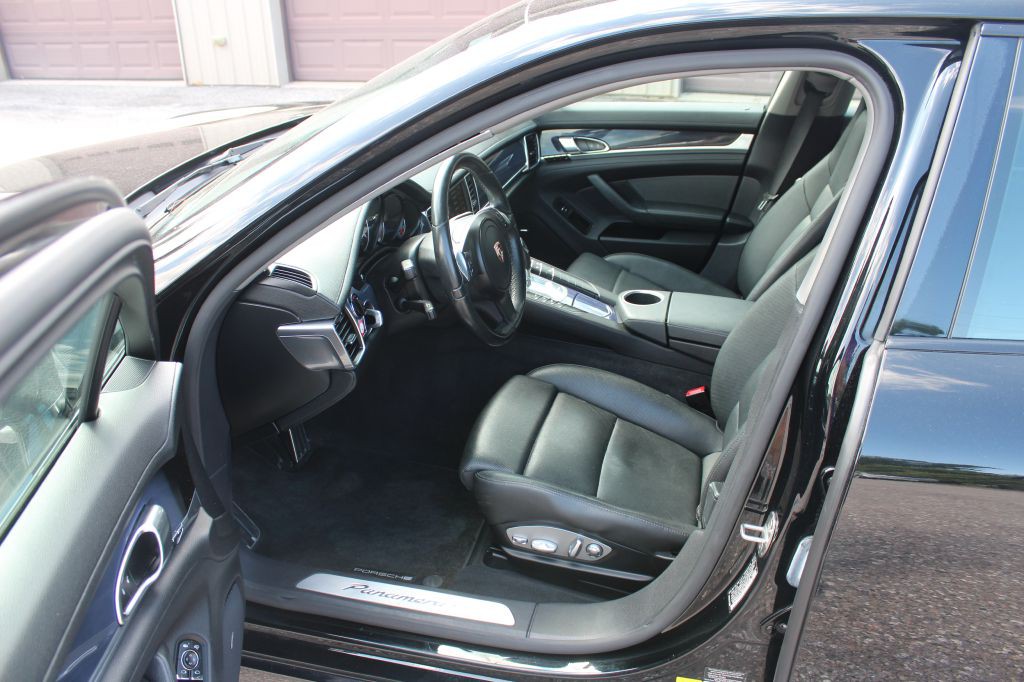 2014 Porsche Panamera Image 9