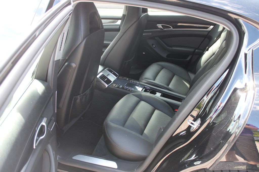 2014 Porsche Panamera Image 11