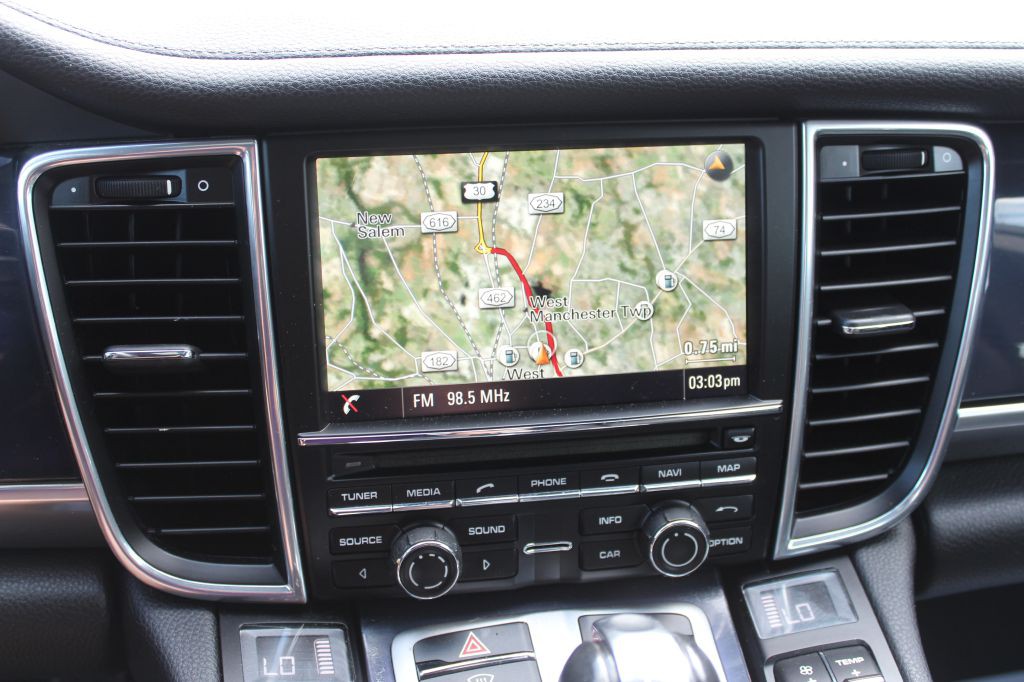 2014 Porsche Panamera Image 21