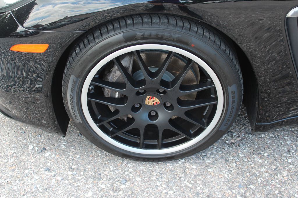 2014 Porsche Panamera Image 25