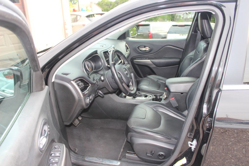2019 Jeep Cherokee Image 9