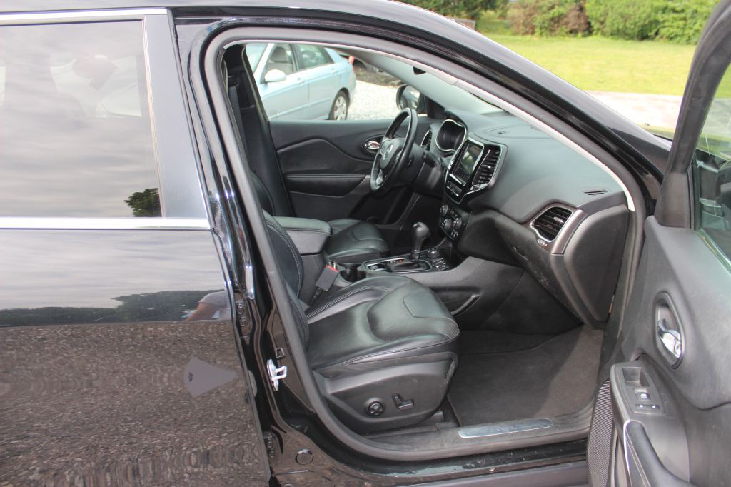 2019 Jeep Cherokee Image 16