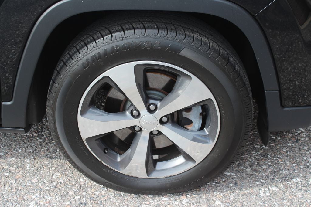 2019 Jeep Cherokee Image 25