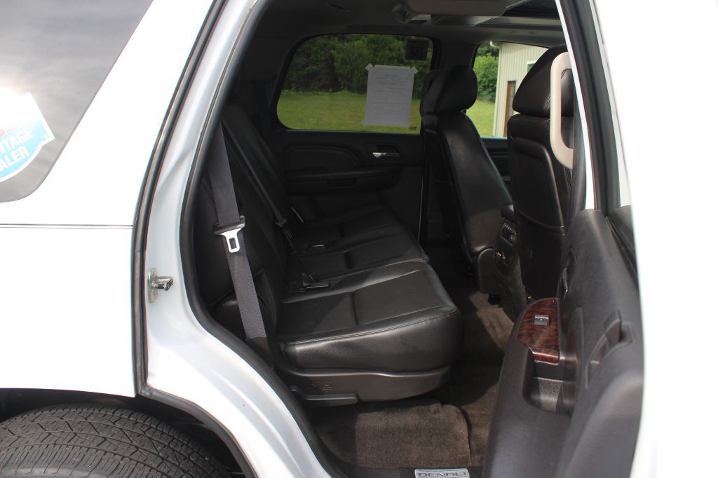 2011 GMC Yukon Image 16