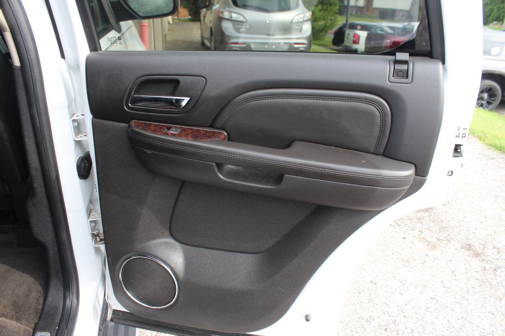 2011 GMC Yukon Image 17