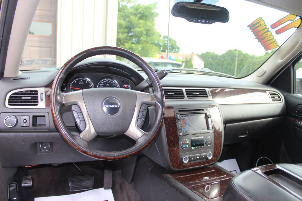 2011 GMC Yukon Image 22