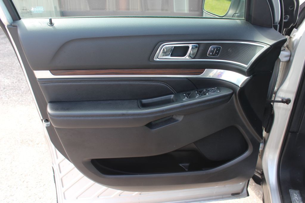 2017 Ford Explorer Image 10