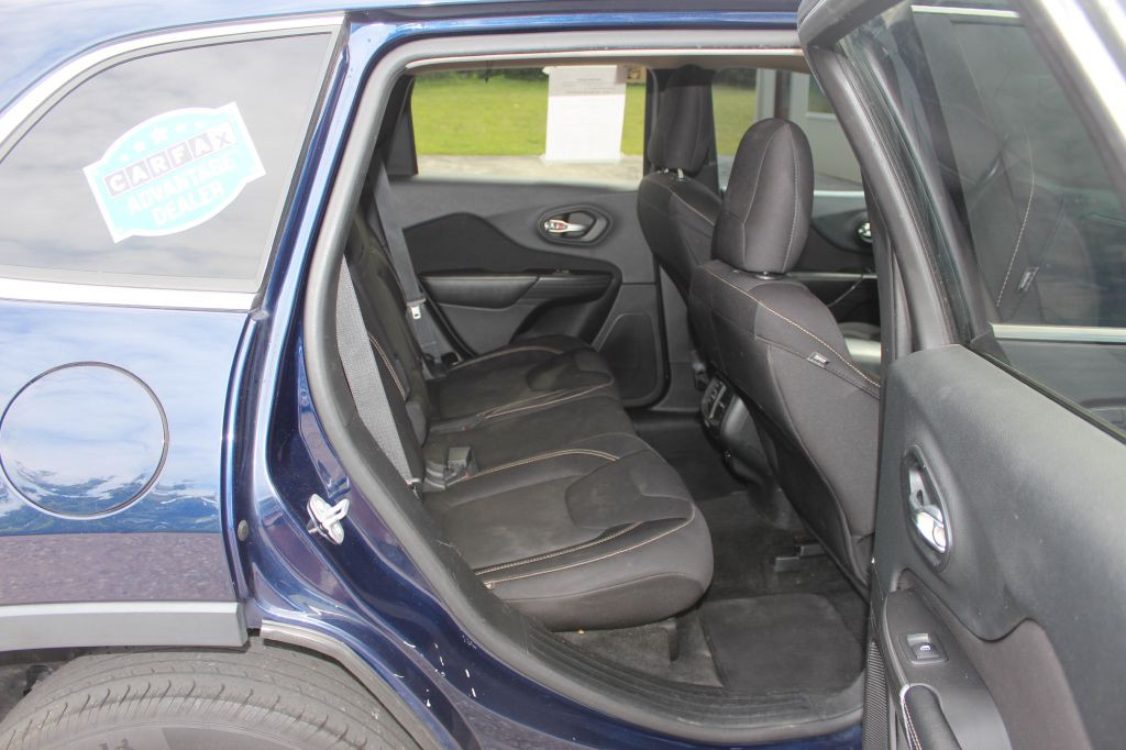 2015 Jeep Cherokee Image 14