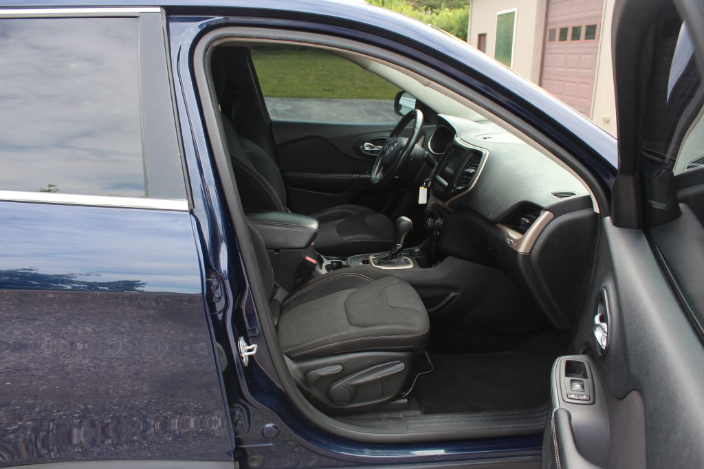 2015 Jeep Cherokee Image 16
