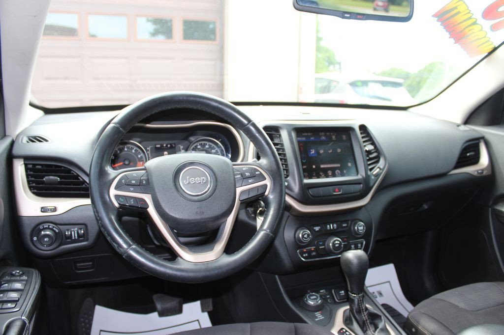 2015 Jeep Cherokee Image 18
