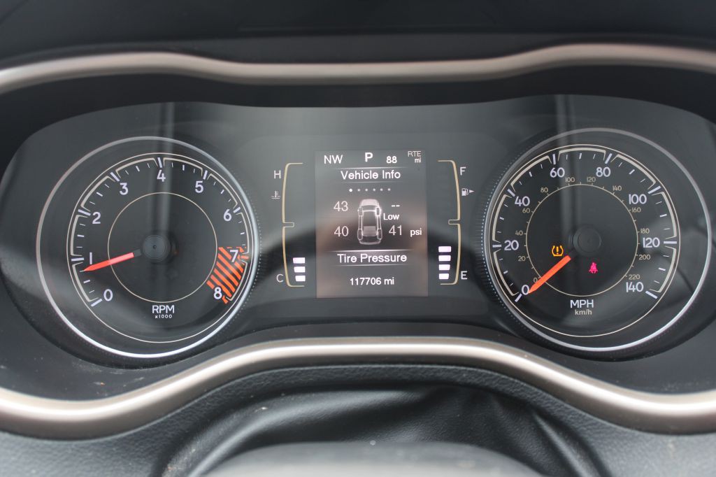 2015 Jeep Cherokee Image 19
