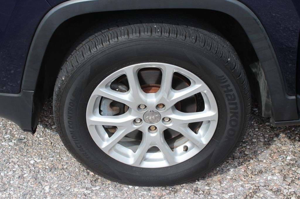 2015 Jeep Cherokee Image 22