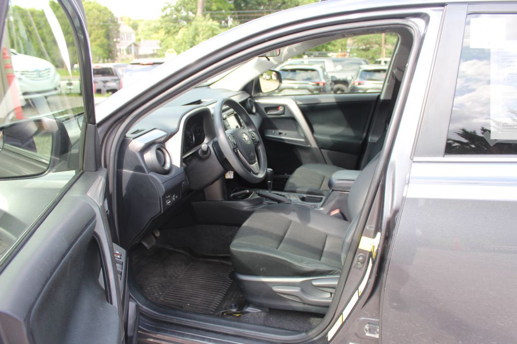 2018 Toyota Rav4 Image 9